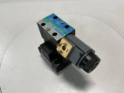 USED VICKERS DG4V-3S-2A-M-U-HL7-60-EN490