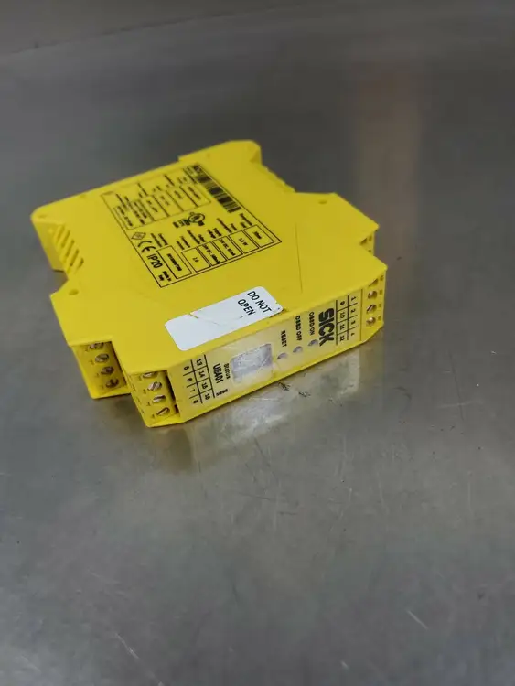 Used Sick D-79183 Relays & Switches | Palmetto Automation #1155917
