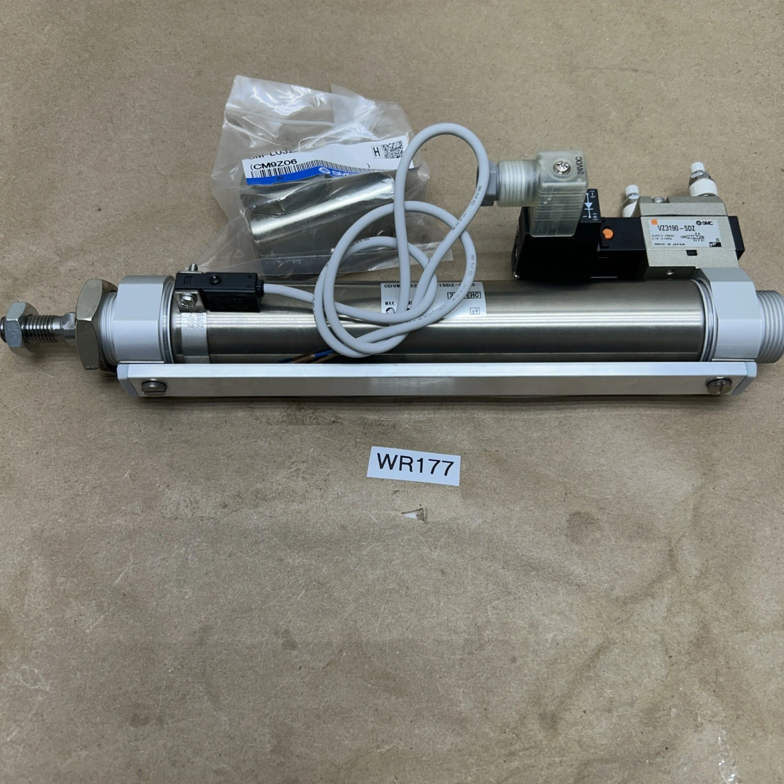NEW SMC CDVM5L32-150-15DZ-C73S