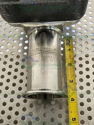 USED ITT PURE-FLO 2-316L-RA20MAX-CWP150 3 WAY DIAPHRAGM VALVE W/ 2" SANITARY FITTING