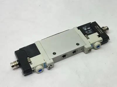 Festo VUVG-L10-T32C-AT-M5-1P3 Pneumatic Solenoid Valve 24VDC 566454 - Used