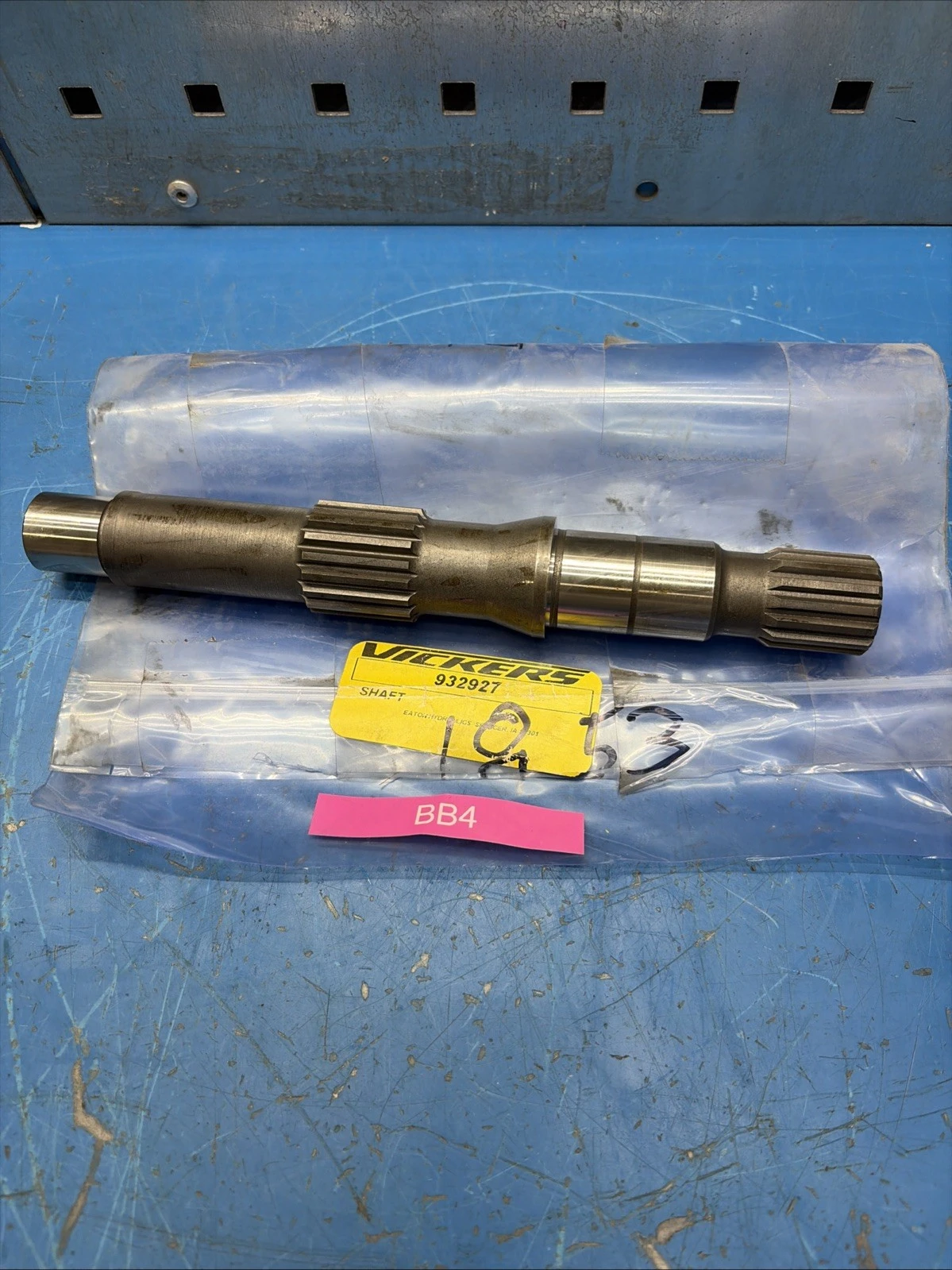 NEW Vickers 932927