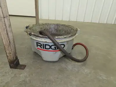 Ridgid 535 Pipe Bolt Threader Machine Stand 120VAC 15A Universal 811A Die 1/8-2"