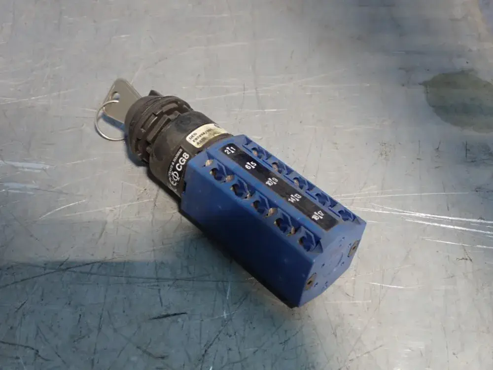 Used KRAUS & NAIMER DESF92898 Relays & Switches Ohio US | HGR 24 #879805