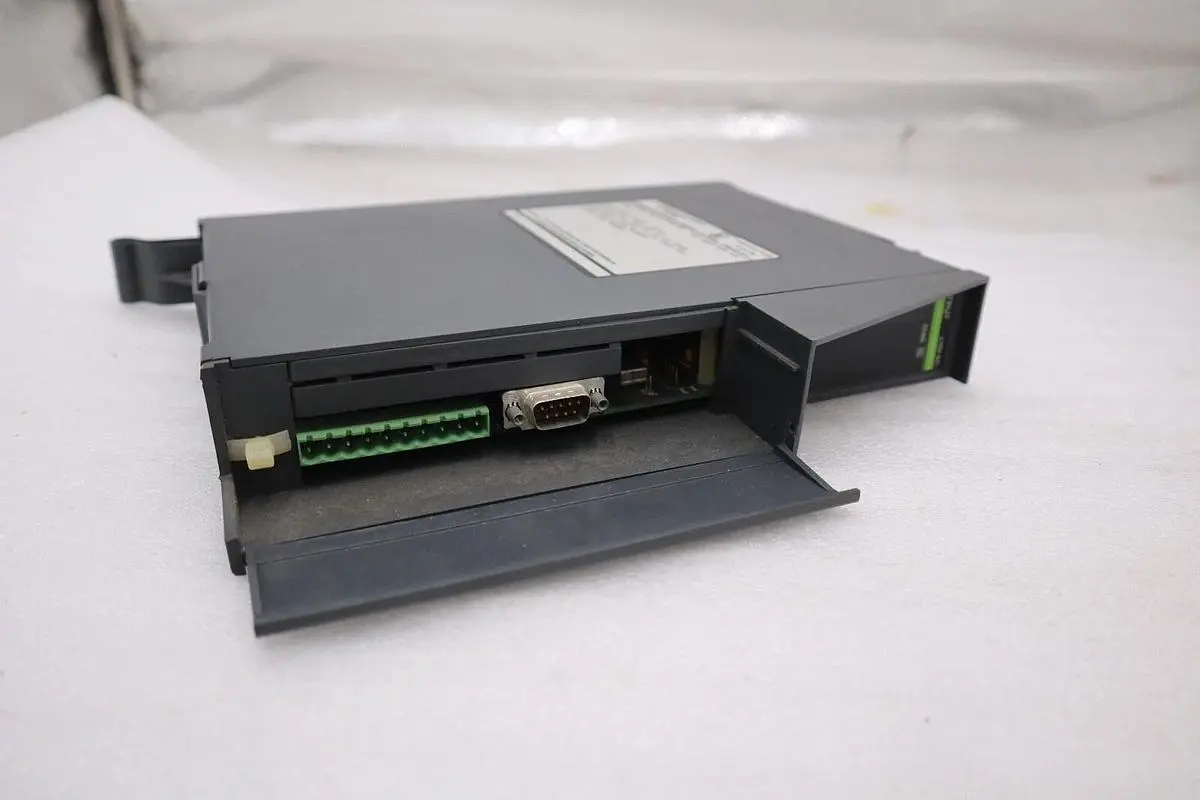 FIVES GIDDINGS & LEWIS 502-03794-40 PIC900 PROGRAMMABLE INDUSTRIAL COMPUTER