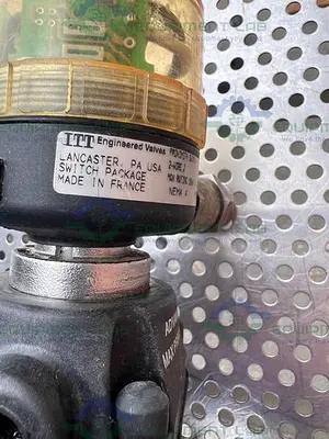USED 5 ITT ADVANTAGE 5 WAY STAINLESS STEEL DIAPHRAGM VALVES W/ VALVE POSITIONER