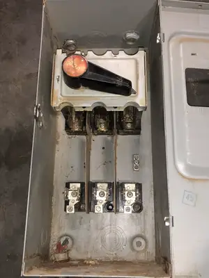 30 Amp, 3 Pole Non-Fusible  Fuse Disconnect