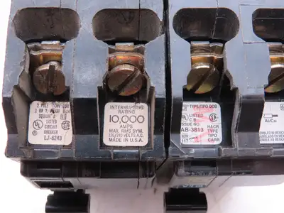 Square D QOB340 Bolt On Circuit Breaker 2 & 3 Pole 20A 240V Mixed Lot of 4