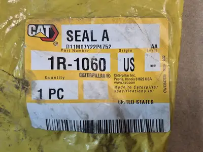 NEW 2022 CAT 1R-1060