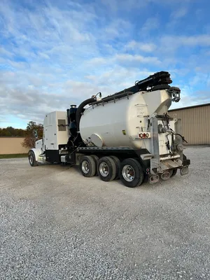 2016 TORNADO f3 Hydro Excavator | VacSource (3)