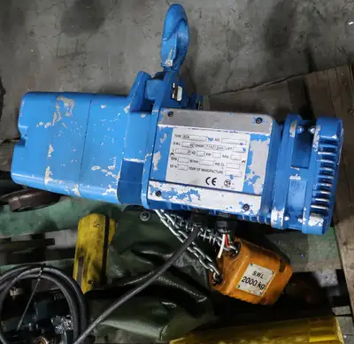 2 Ton Electric Chain Hoist 20 hp, 230 Volts, 15 FPM, ECH 2000-3S