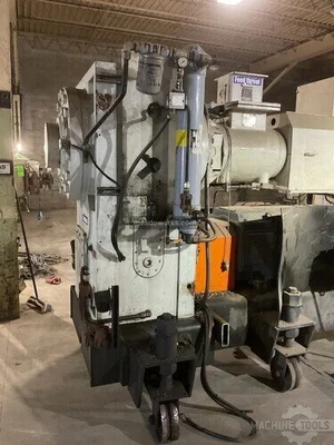 Used 2005 MILACRON APEX 600 6.5'' EXTRUDER Extruders Illinois US | Meadoworks #1498349