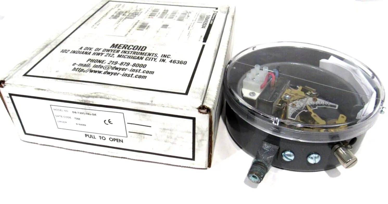 NEW DWYER DS-7331-153-3A PRESSURE SWITCH DS73311533A