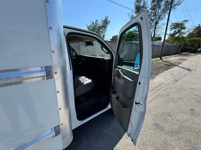 Used 2021 GMC SAVANA CUTAWAY Box trucks Florida US | Truck and Van Outlet #1509173