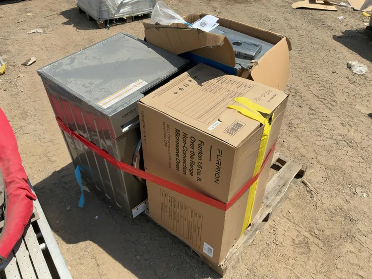 Used SKID LOT OF A CONTOUR SCRATCH AND DENT WASHER/DRYER SET Washers Michigan US | Miedema Asset Management Group #1183576