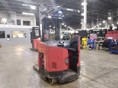 USED 2015 RAYMOND 770 DR32TT