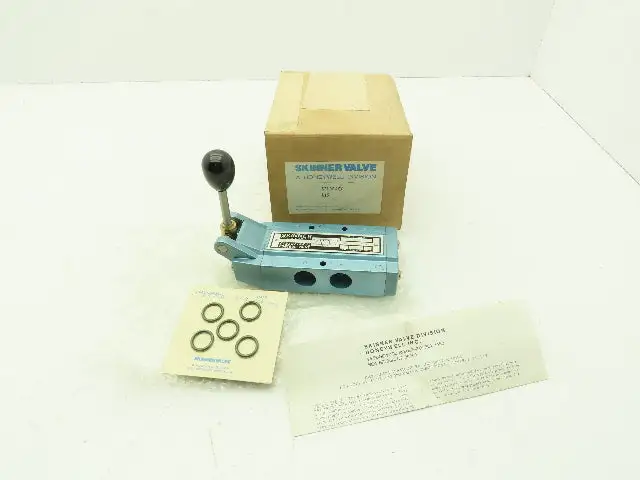 Skinner S3L0GJXX Manual Directional Control Valve 5-Way 3 Pos Spring Return