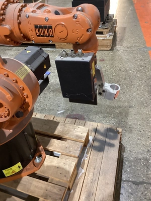 NEW 2015 KUKA KR16 L6-2 + KR C4 NA