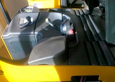 USED 2022 YALE ESC030AD