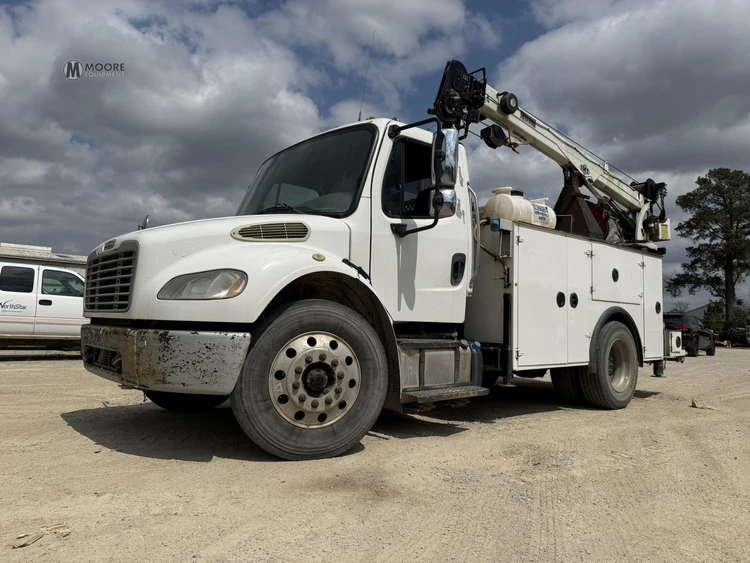 Used 2016 FREIGHTLINER BUSINESS CLASS M2 106 Reefer Trucks Tennessee US | Moore Equipment #1516696