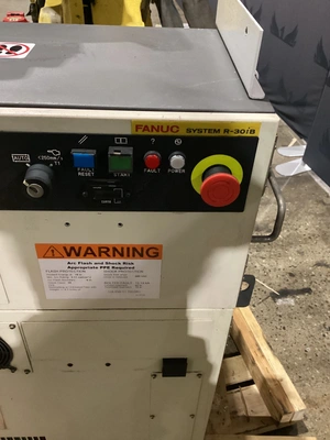 USED FANUC R-2000IB/210F + R30IB