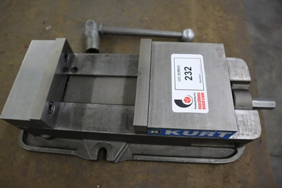 Used KURT WORKHOLDING SOLUTIONS D-675 Vises Minnesota US | Machinesused.com #1383954