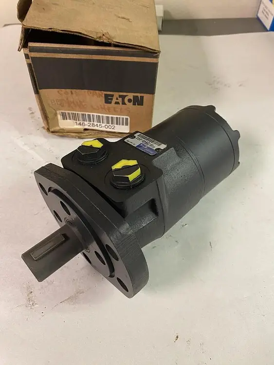 Used CHAR-LYNN 146-2845-002 Motors (misc) | Surplus Asset Holdings #1204909