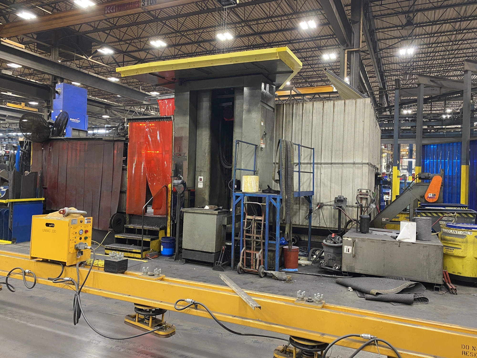 USED 2004 MACHINING SYSTEMS HMC 200