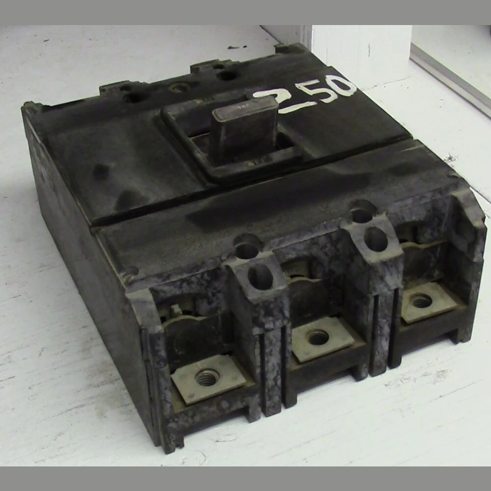 Federal Pioneer 3 Pole 250 Amp Breaker