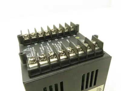 Honeywell UDC2300 Mini-Pro Temperature Controller DC230L-E0-00-10-0A00000-20-0