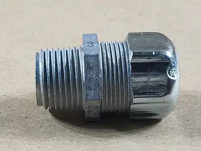 NEW THOMAS & BETTS 2523