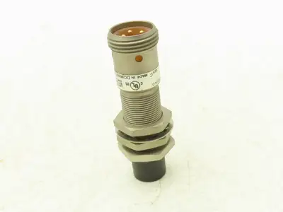 Allen Bradley 872C-D8NP18-N4 Proximity Sensor/Switch 10-30VDC Ser C 18mm Dia