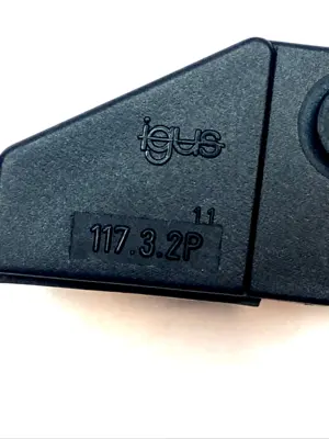 USED IGUS MOUNTING BRACKET SET