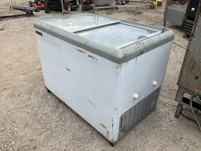 Used _UNKNOWN_ _UNKNOWN_ Display Freezers Michigan US | Miedema Asset Management Group #1321090