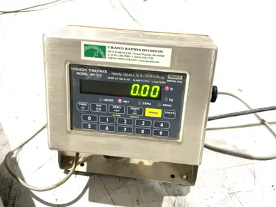 USED B-TEK, AVERY WEIGH-TRONIX BT-2424-100-CS-SP, WI-125LED