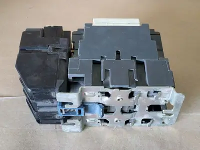 USED SCHNEIDER ELECTRIC LC1D4011