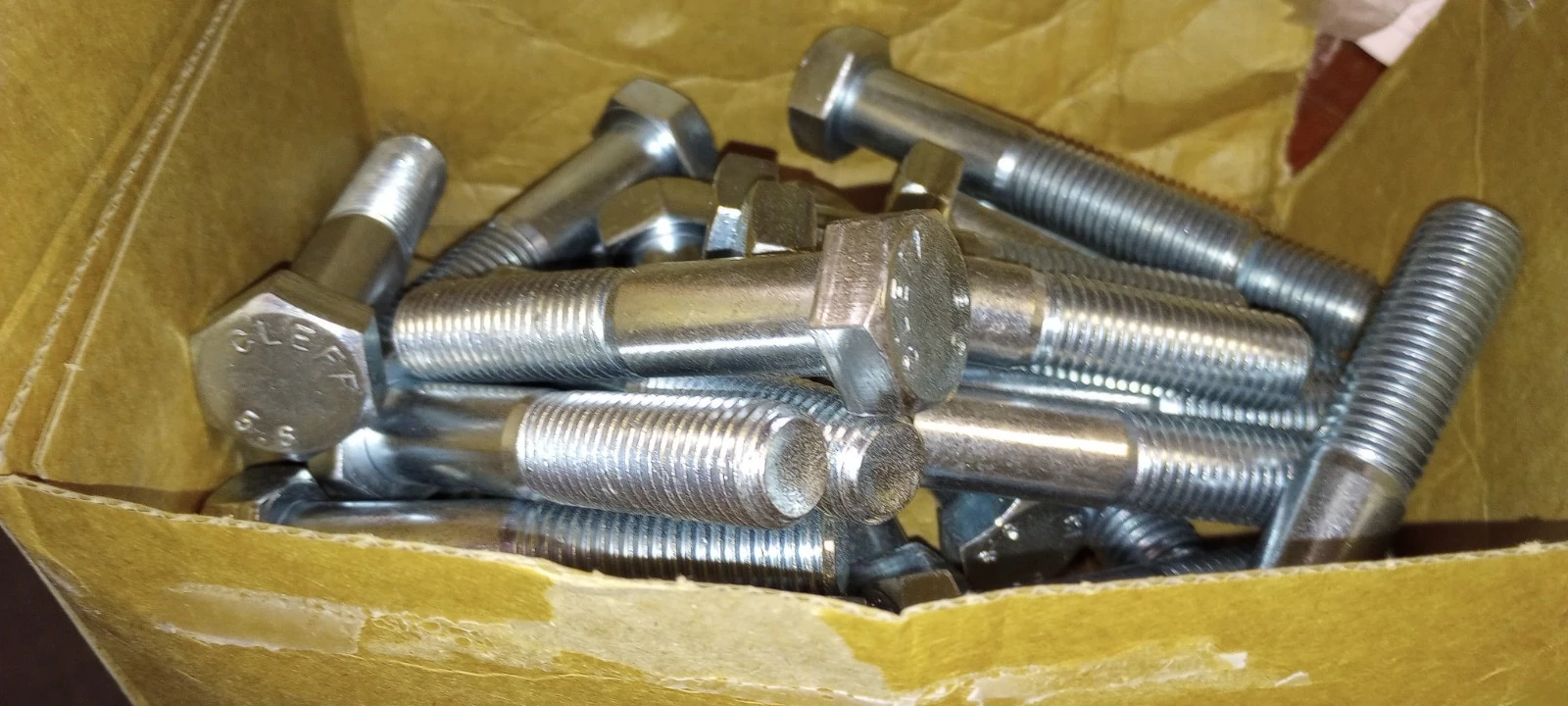 NEW CLEFF 311608007 CLEFF LOT OF 25 DIN 931 ISO 4014 5.6