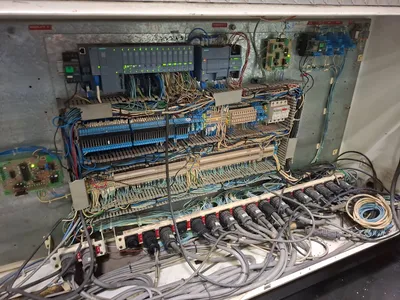 2006 MILACRON MG-1100-232 Horizontal Plastic Injection Molding Machines | JYC MACHINERY (10)