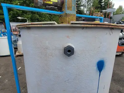 Fiber Glass Tank w/ Fittings