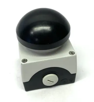 USED SIEMENS COMMAND DEVICE ENCLOSURE, LARGE BLACK MOMENTARY PUSHBUTTON