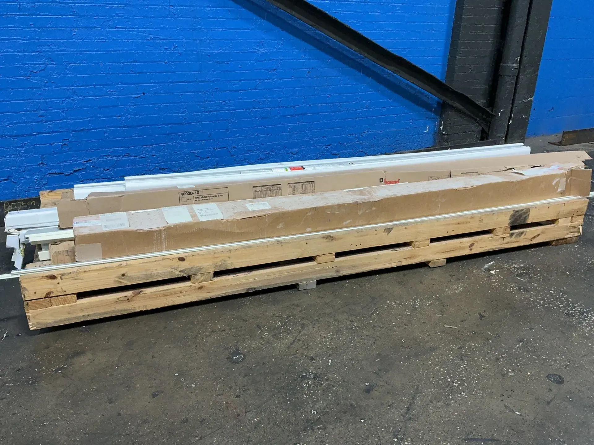 Used LEGRAND _UNKNOWN_ Conduits Ohio US | HGR 24 #1286767
