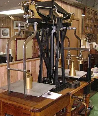 1337-385 Antique L. Oertling HD Assay Bullion Balance Beam Scale Circa 1860