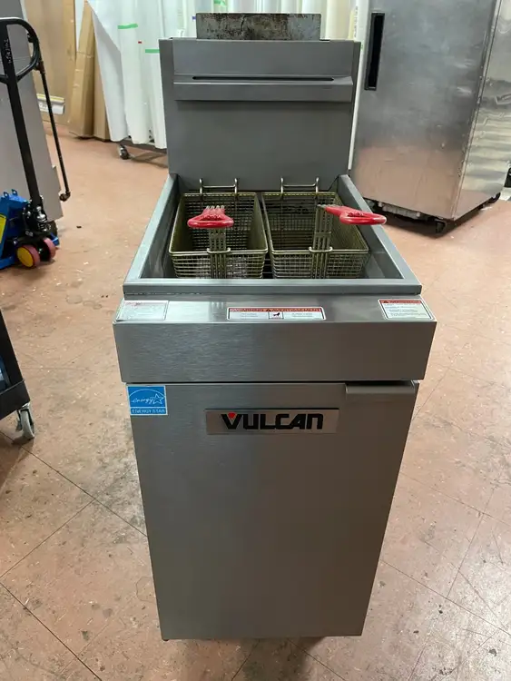 Used Vulcan Used Vulcan 1VEG35M-1 Natural Gas 35-40 lb. Floor Fryer with Millivolt Controls - 70,000 BTU Cookers / Coolers / Fryers Illinois US | Falcon Restaurant Supply #1375782