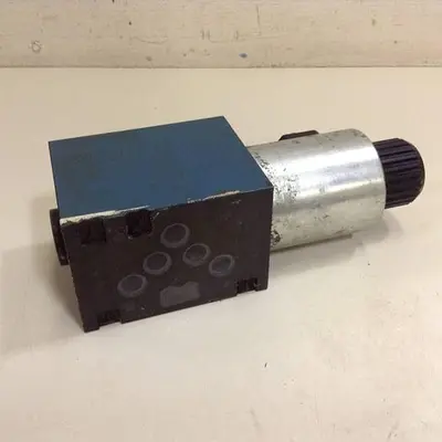 USED BOSCH 0 810 001 825