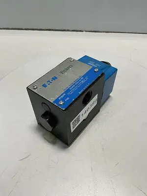 USED EATON-VICKERS DG4S4-012A-B-60