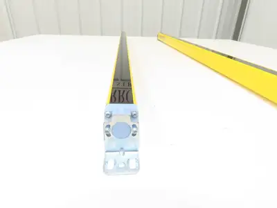 Schmersal SLC440COM-ER-0890-14 Safety Light Curtain Transmitter & Receiver Set