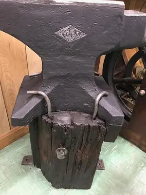8492-385 Rare Antique Trenton Anvil Wrought Iron 278LBS, S/N: A61482