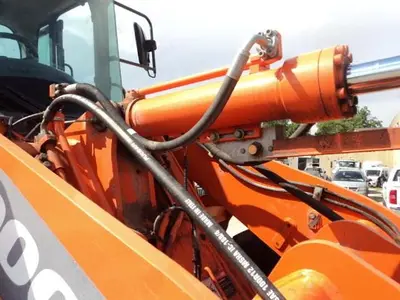 Used 2014 DOOSAN DL 200 Wheel Loaders Manitoba CA | Conquest Truck & Auto Sales #1421356
