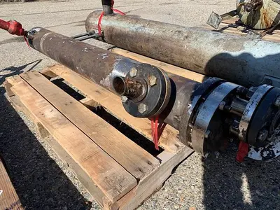 Heat Exchanger, Shell & Tube, 50 SF, S/st, 200 PSI, 600 deg #S743643