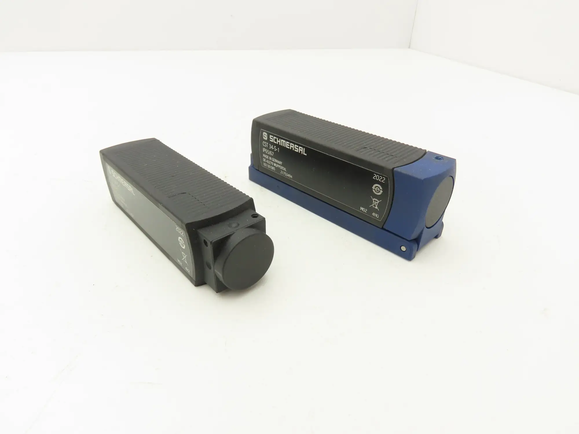 Schmersal 	CST34-S-1 Magnet Safety Sensor Non Contact CST Lot of 2